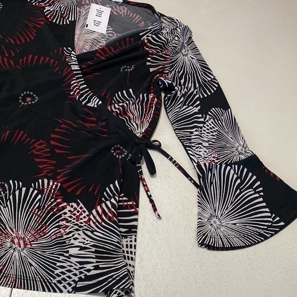 RICKI’S wrap front floral top Sz S - Picture 13 of 13